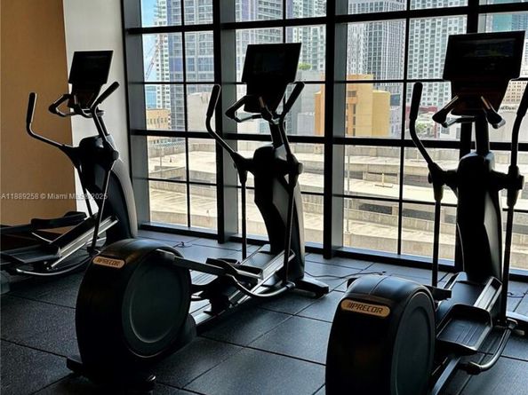 159 NE 6th St PH5013, Miami FL 33132