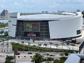 159 NE 6th St PH5013, Miami FL 33132
