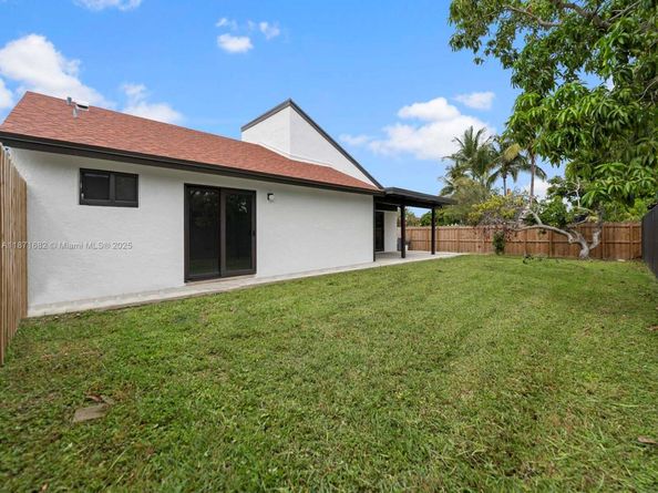 21003 SW 124th Ave Rd, Miami FL 33177