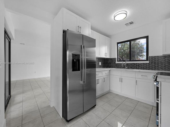 21003 SW 124th Ave Rd, Miami FL 33177