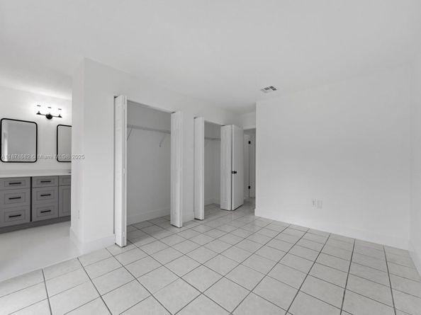 21003 SW 124th Ave Rd, Miami FL 33177