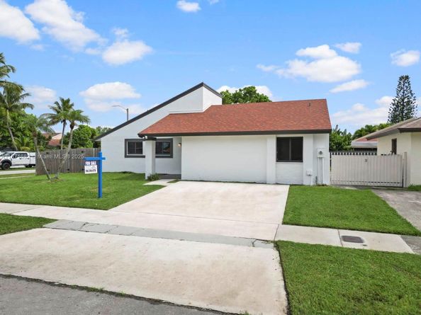 21003 SW 124th Ave Rd, Miami FL 33177