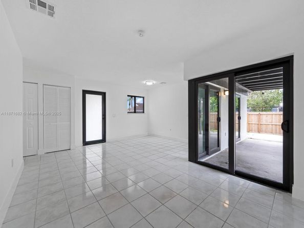 21003 SW 124th Ave Rd, Miami FL 33177