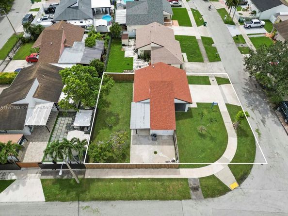 21003 SW 124th Ave Rd, Miami FL 33177