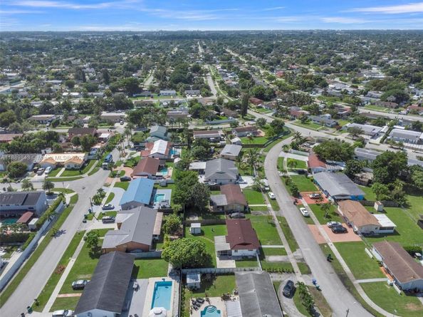 15265 SW 100th Ct, Miami FL 33157