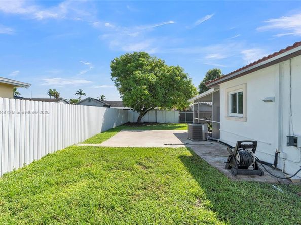 15265 SW 100th Ct, Miami FL 33157