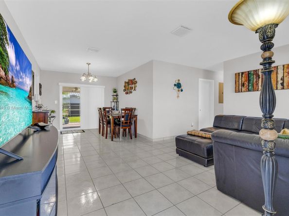 15265 SW 100th Ct, Miami FL 33157