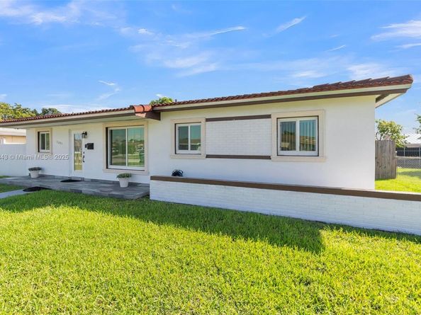 15265 SW 100th Ct, Miami FL 33157