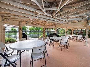 5001 NW 34th St 304, Lauderdale Lakes FL 33319