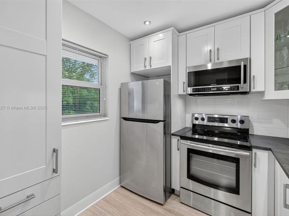 5001 NW 34th St 304, Lauderdale Lakes FL 33319