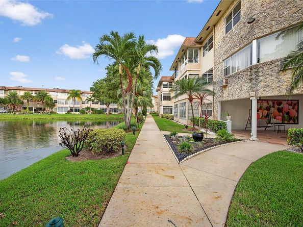 5001 NW 34th St 304, Lauderdale Lakes FL 33319