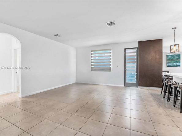 643 SE 37th Ter, Homestead FL 33033