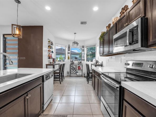 643 SE 37th Ter, Homestead FL 33033