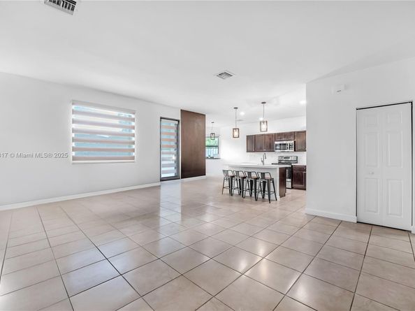 643 SE 37th Ter, Homestead FL 33033