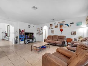 643 SE 37th Ter, Homestead FL 33033