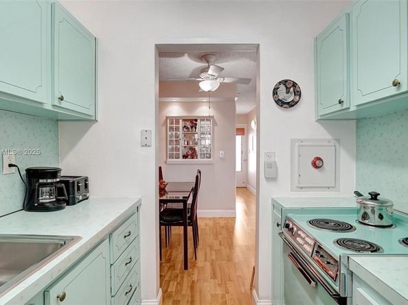 17001 NE 13th Ave 308, Miami FL 33162