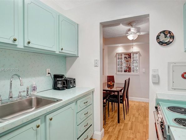 17001 NE 13th Ave 308, Miami FL 33162
