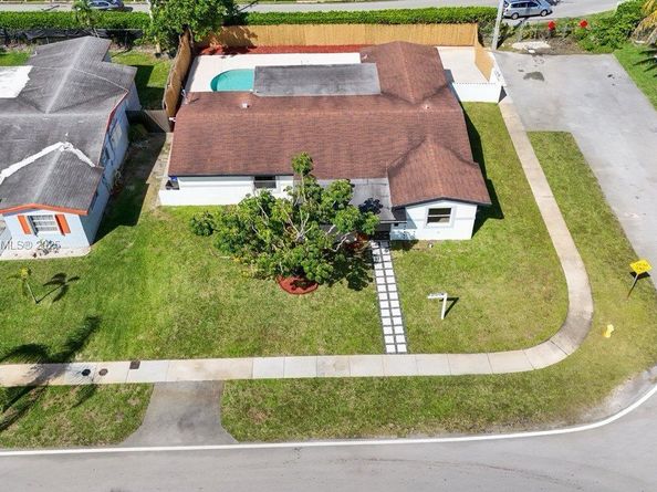 3251 NW 23rd Ct, Lauderdale Lakes FL 33311