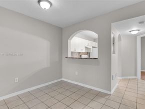 990 NE 33rd Ter 102, Homestead FL 33033