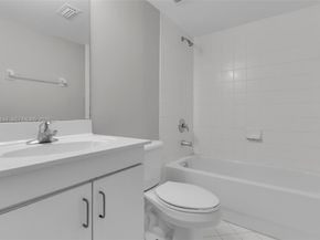 990 NE 33rd Ter 102, Homestead FL 33033