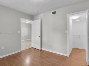 990 NE 33rd Ter 102, Homestead FL 33033