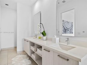 1034 NE 18th Ave 205, Fort Lauderdale FL 33304