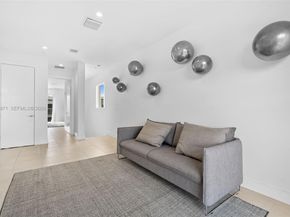 1034 NE 18th Ave 205, Fort Lauderdale FL 33304