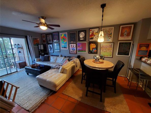 7900 Camino Cir 405, Miami FL 33143
