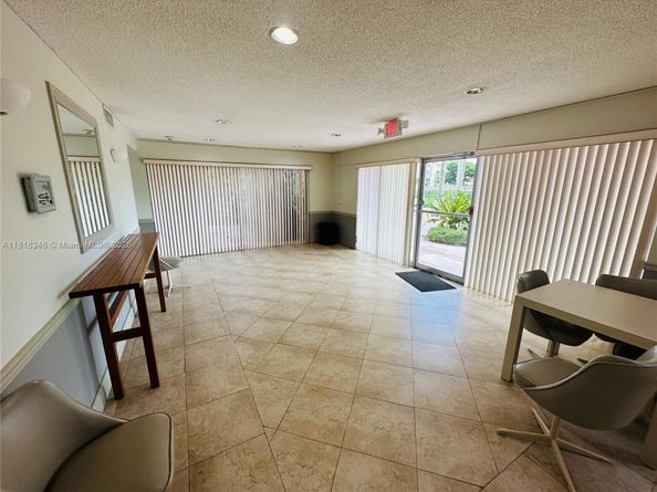 7900 Camino Cir 405, Miami FL 33143
