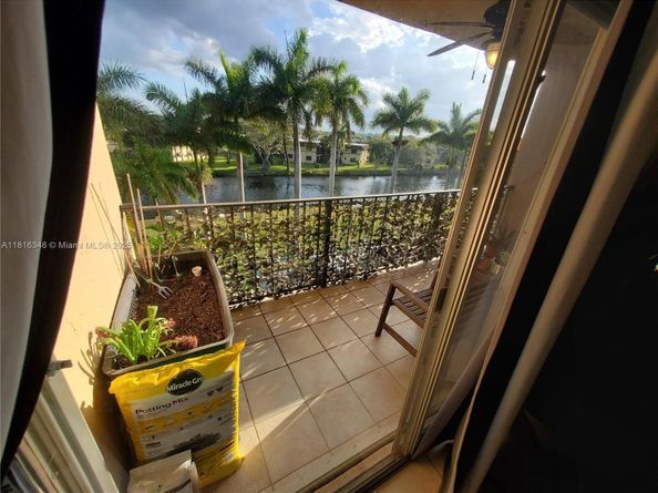 7900 Camino Cir 405, Miami FL 33143