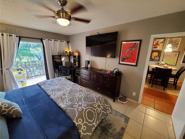 7900 Camino Cir 405, Miami FL 33143