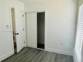 1100 NW 75th St, Miami FL 33150