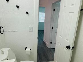 1100 NW 75th St, Miami FL 33150