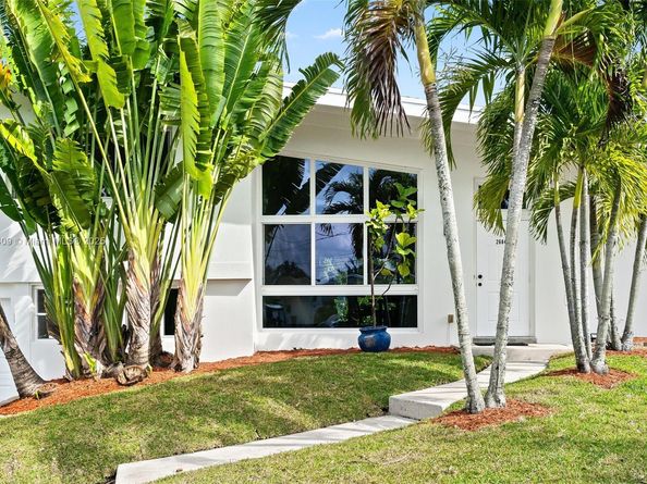 2684 Marathon Ln, Fort Lauderdale FL 33312