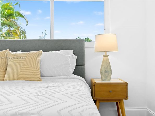 2684 Marathon Ln, Fort Lauderdale FL 33312