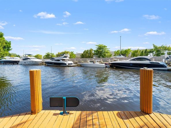 2684 Marathon Ln, Fort Lauderdale FL 33312