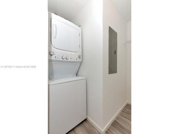 801 S Miami Ave 2310, Miami FL 33131
