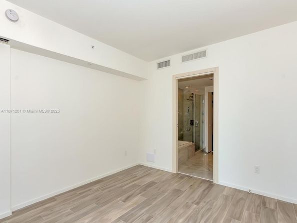 801 S Miami Ave 2310, Miami FL 33131