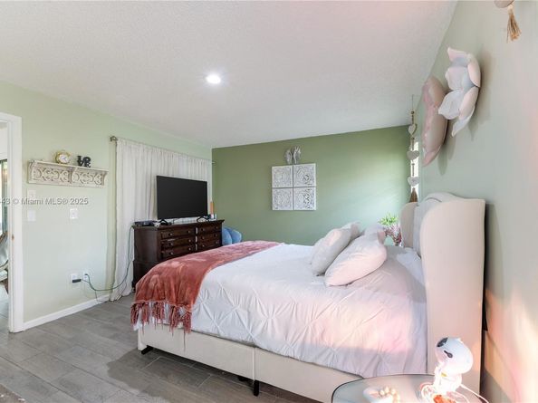 Undisclosed Address #A11866443, Green Acres FL 33463