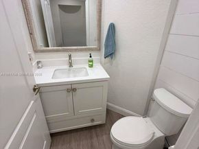 8826 W Flagler St 112, Miami FL 33174