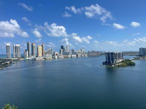 3530 Mystic Pointe Dr 1412, Aventura FL 33180