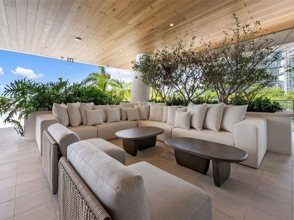 2678 Tigertail Ave 1705, Miami FL 33133