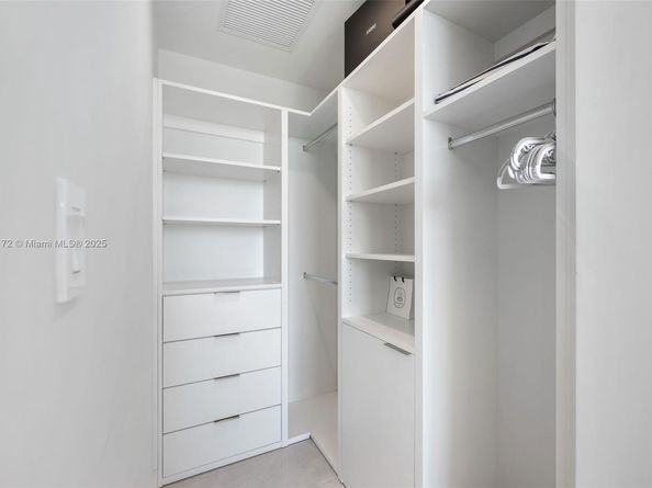 2678 Tigertail Ave 1705, Miami FL 33133