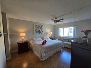 140 Lakeview Dr 111, Weston FL 33326