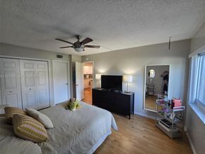 140 Lakeview Dr 111, Weston FL 33326