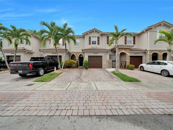 22084 SW 93rd Pl, Cutler Bay FL 33190