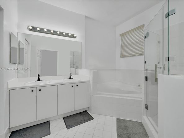 22084 SW 93rd Pl, Cutler Bay FL 33190