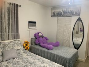 662 E 21st St, Hialeah FL 33013