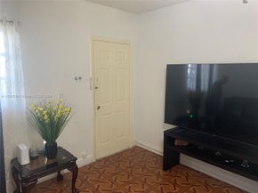 662 E 21st St, Hialeah FL 33013