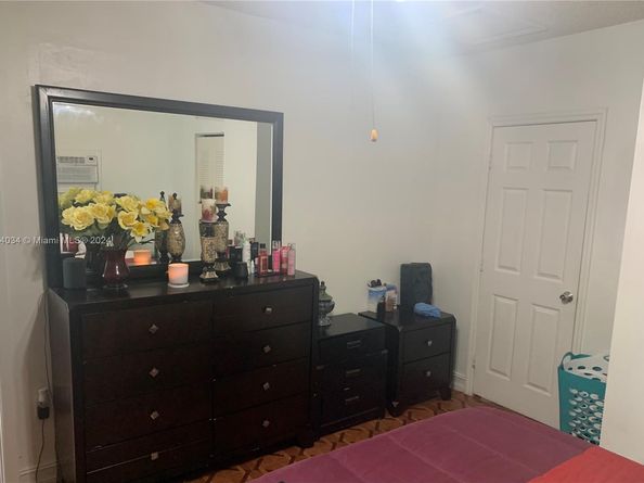 662 E 21st St, Hialeah FL 33013